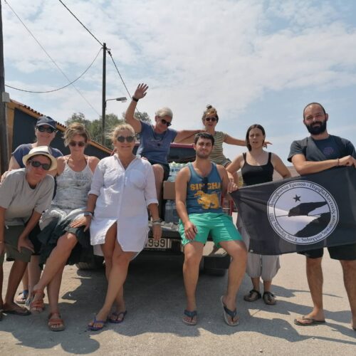 Συλλογή αναγκαίων για την φωτιά στην Λέσβο.