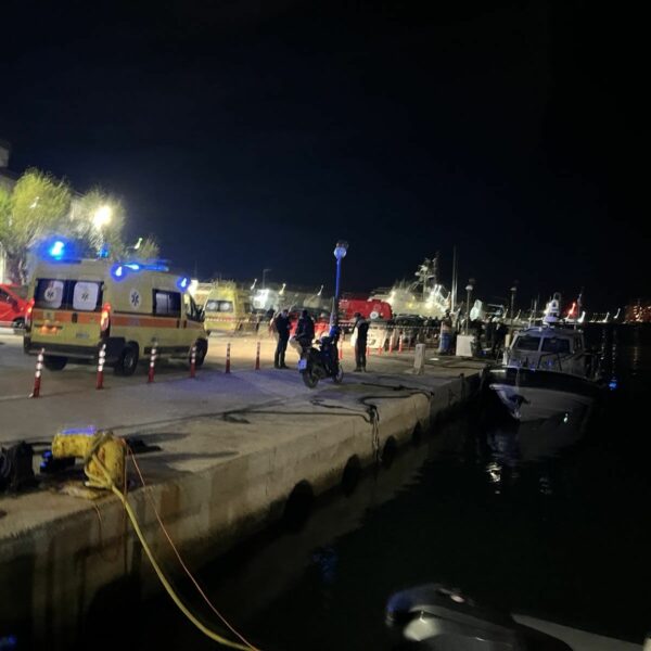 Για τους 15 νεκρούς πρόσφυγες στην Χίο.